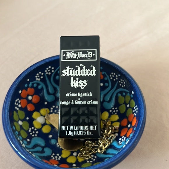 Kat Avon D studded lipstick mini in double dare - Picture 5 of 7